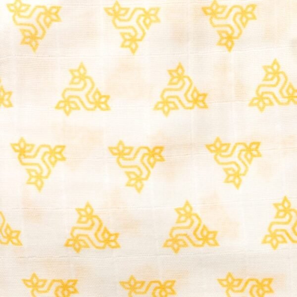 Unisex Baby Triangle Printed 100% Organic Cotton Jhabla and Shorts Set - White - Image 4