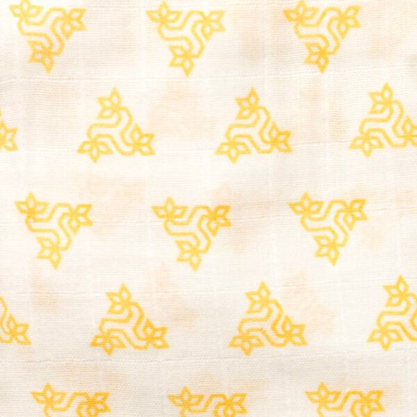 Unisex Baby Triangle Printed 100% Organic Cotton Jhabla, Langot and Cap Set - White - Image 4
